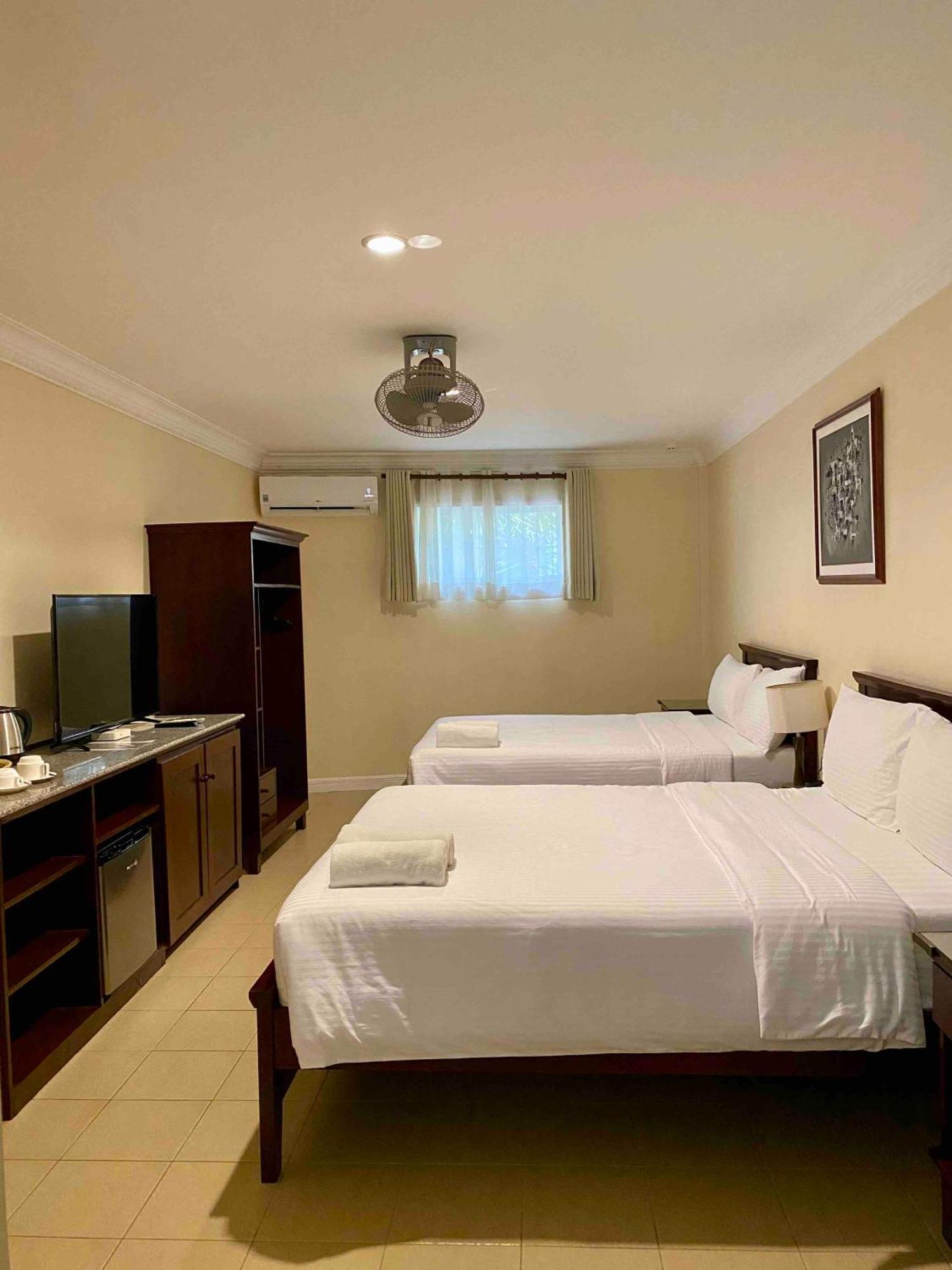 Panglao Regents Park Resort Dış mekan fotoğraf