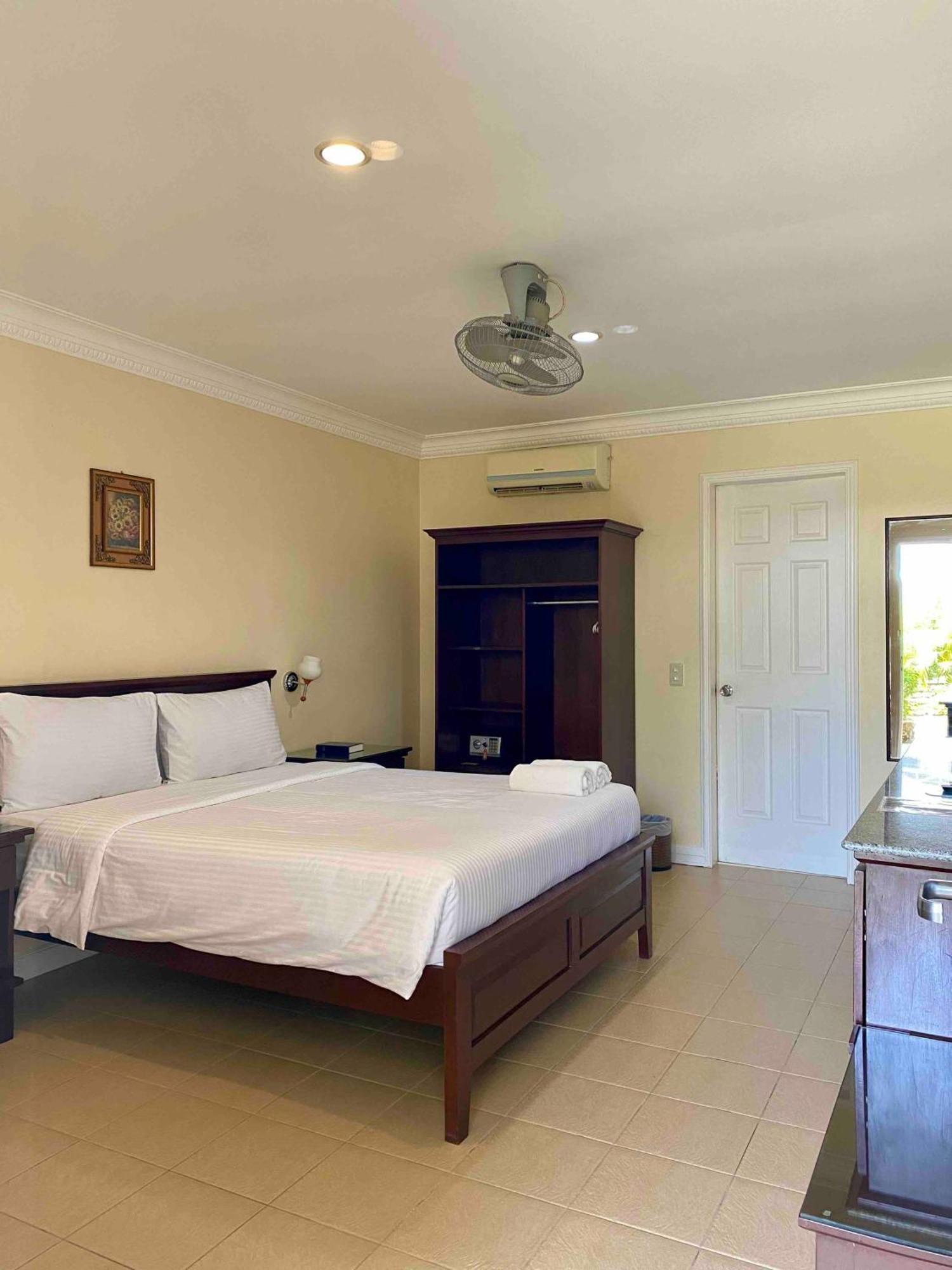 Panglao Regents Park Resort Dış mekan fotoğraf