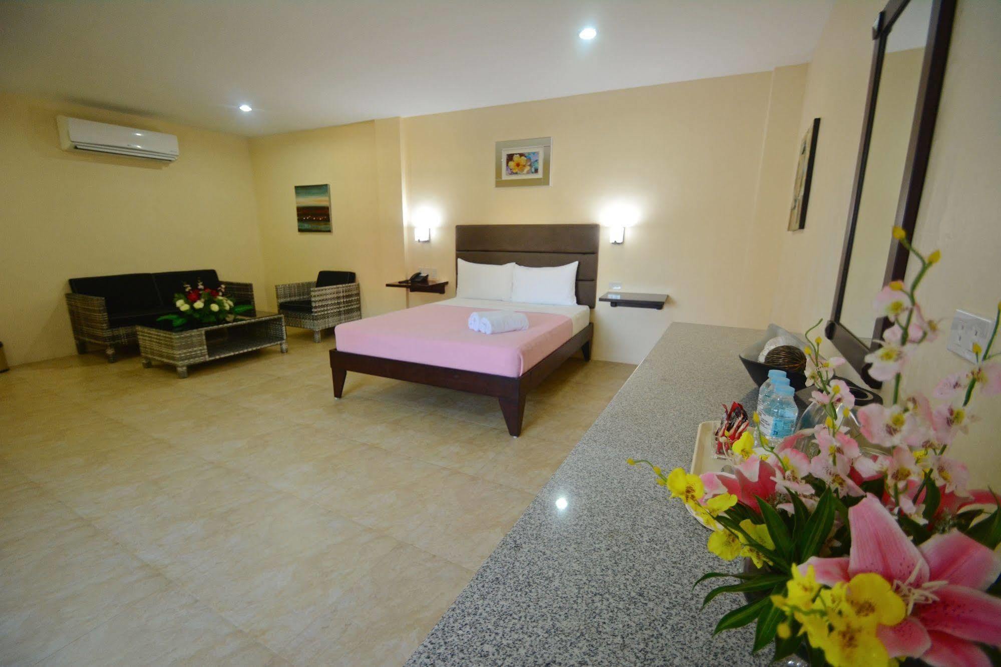 Panglao Regents Park Resort Dış mekan fotoğraf